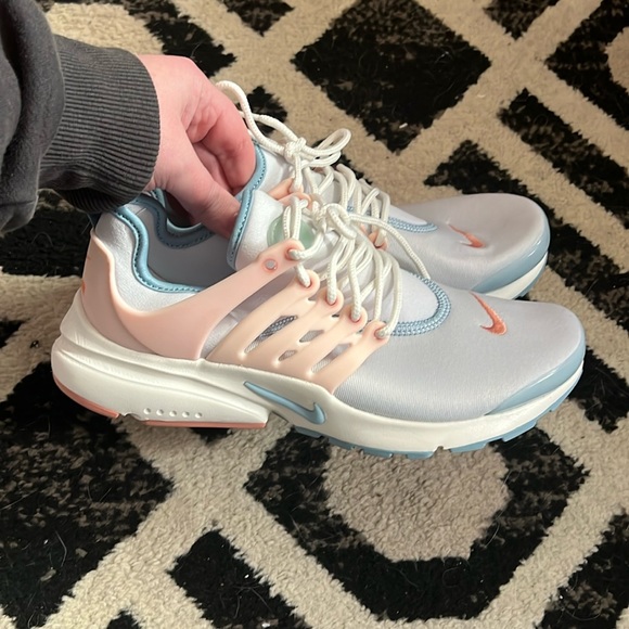 Nike Shoes - Nike presto